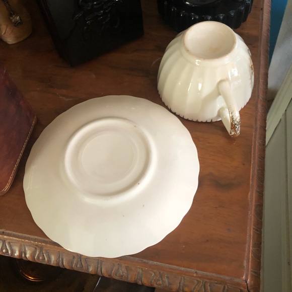 Vintage Teacup & Saucer - Picture 4 of 4